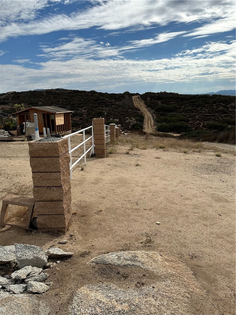 41720 Oak Canyon Road Hemet, CA 92544 - Photo 27 of 60 a view of living room