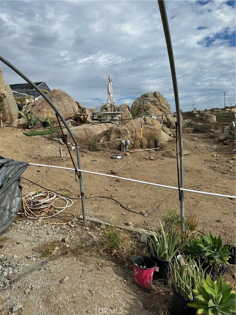 41720 Oak Canyon Road Hemet, CA 92544 - Photo 29 of 60 a view of a terrace