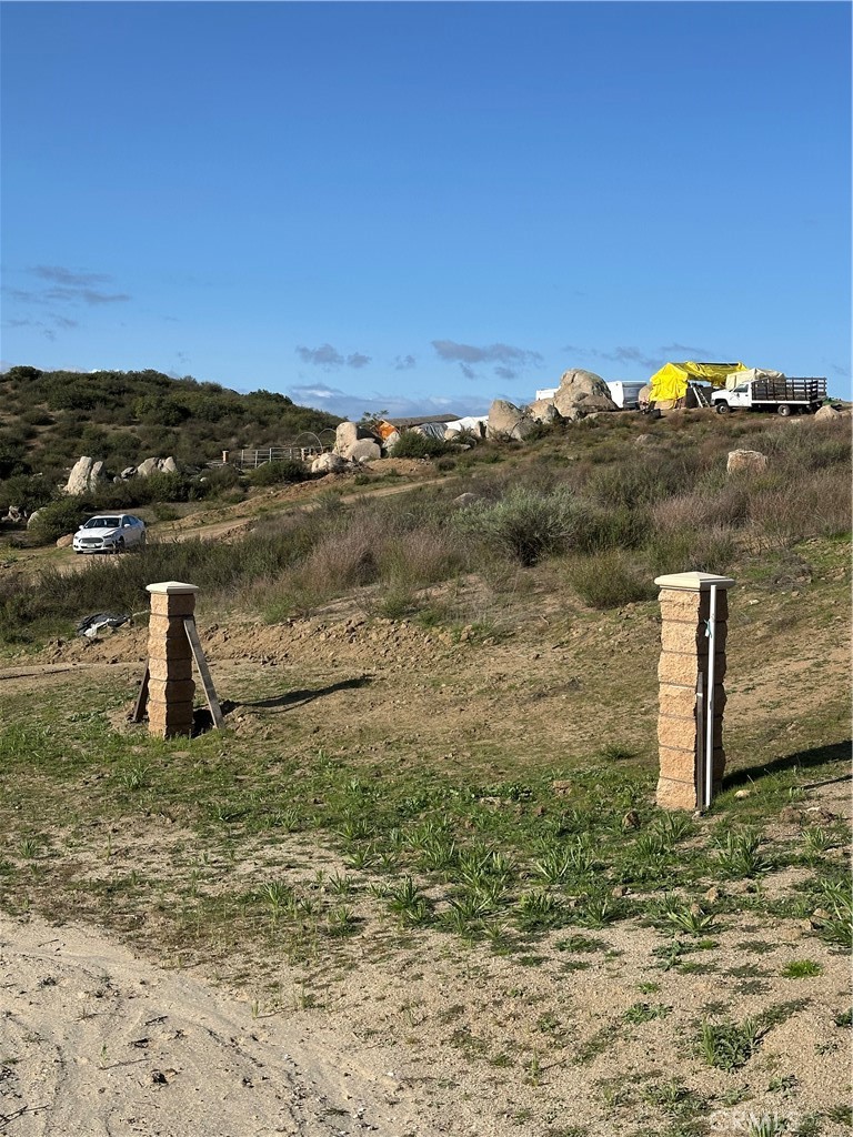 41720 Oak Canyon Road Hemet, CA 92544 - Photo 34 of 60 a view of a sky from a yard