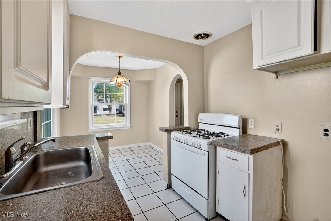 4194 Stilmore Road Cleveland, OH 44121 - Photo 25 of 34