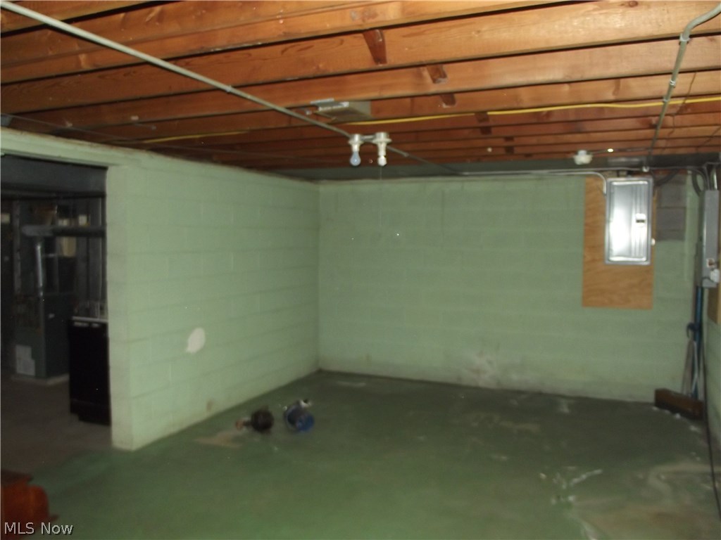16885 Libby Road Maple Heights, OH 44137 - Photo 6 of 23 Gallery Image 6
