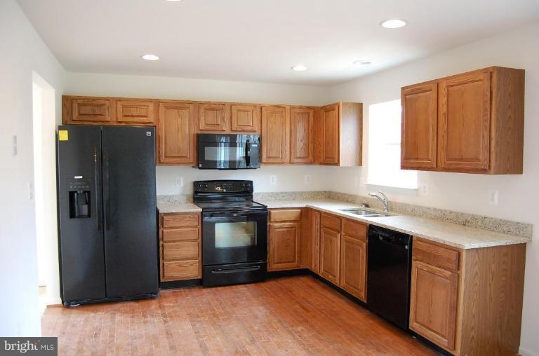 36 North Laurel Road Bowie, MD 20720 - Photo 3 of 18 Kitchen