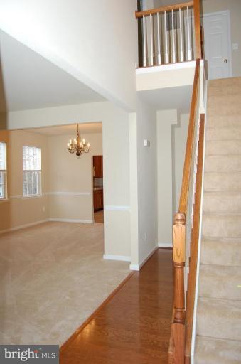 36 North Laurel Road Bowie, MD 20720 - Photo 5 of 18 Entrance / Foyer
