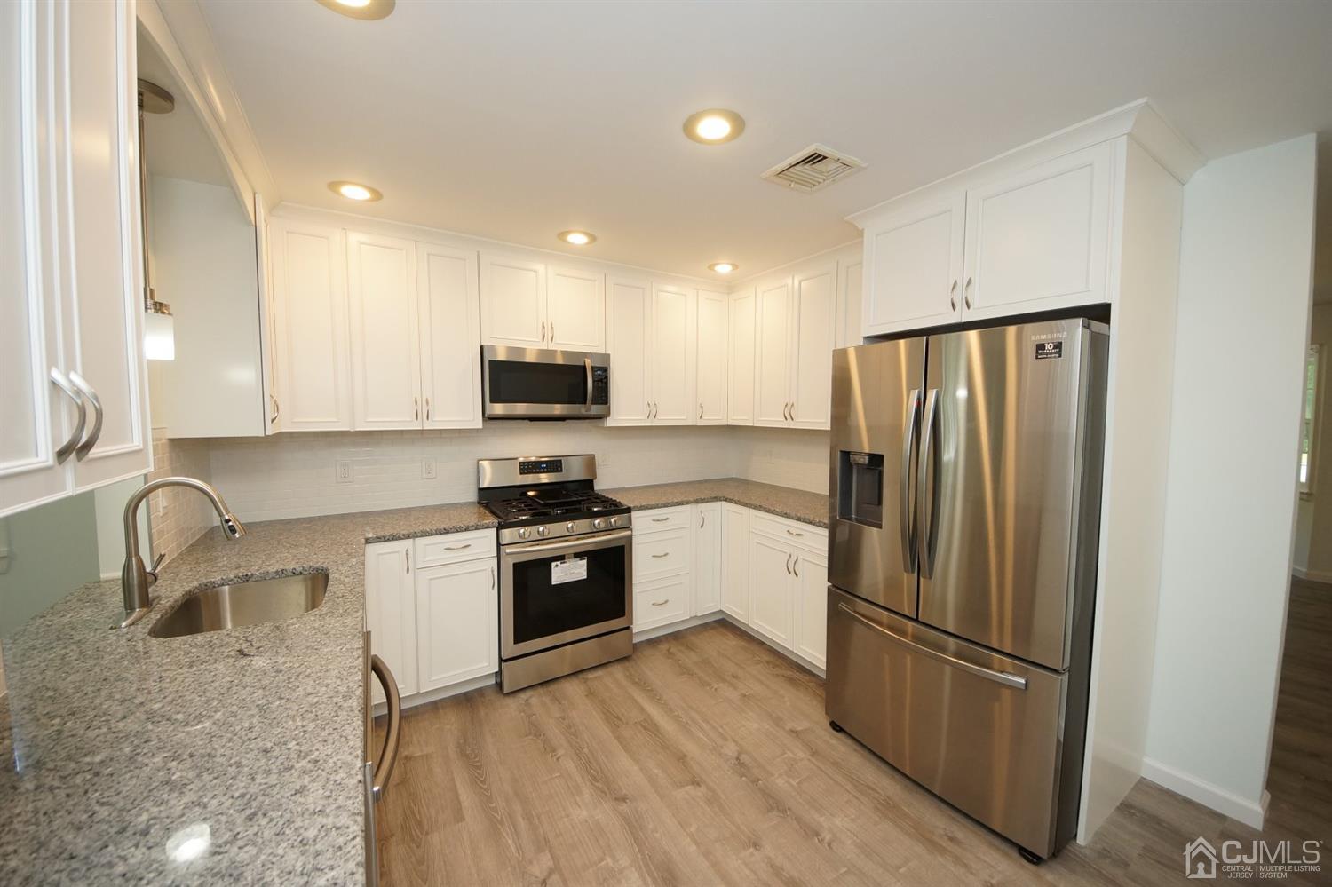 238 New Road Monmouth Junction, NJ 08852 - Photo 18 of 63