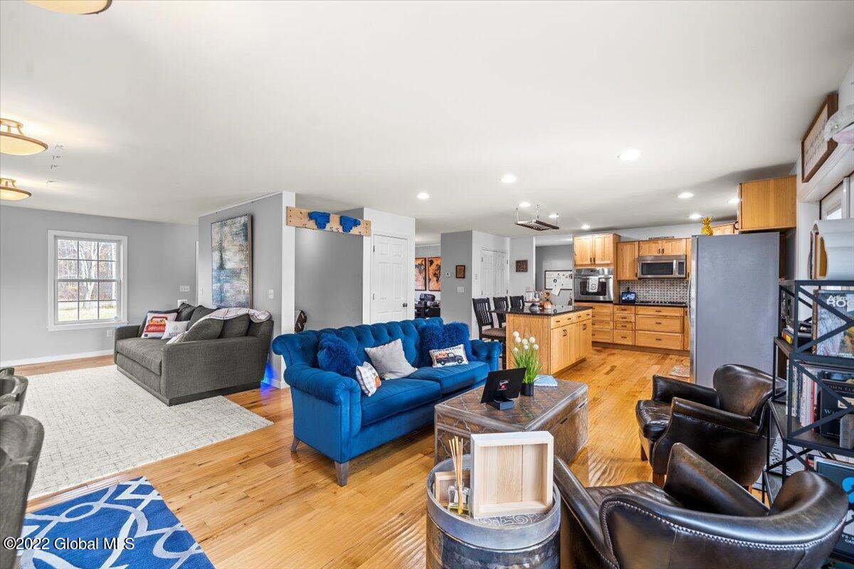 52 Cronin Road Queensbury, NY 12804 - Photo 5 of 21 07-A7308879
