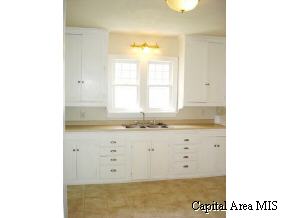 2337 South 5th Street Springfield, IL 62703 - Photo 3 of 9