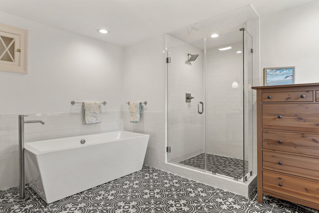 5 Wallingford Road Marblehead, MA 01945 - Photo 35 of 42 Gallery Image 35