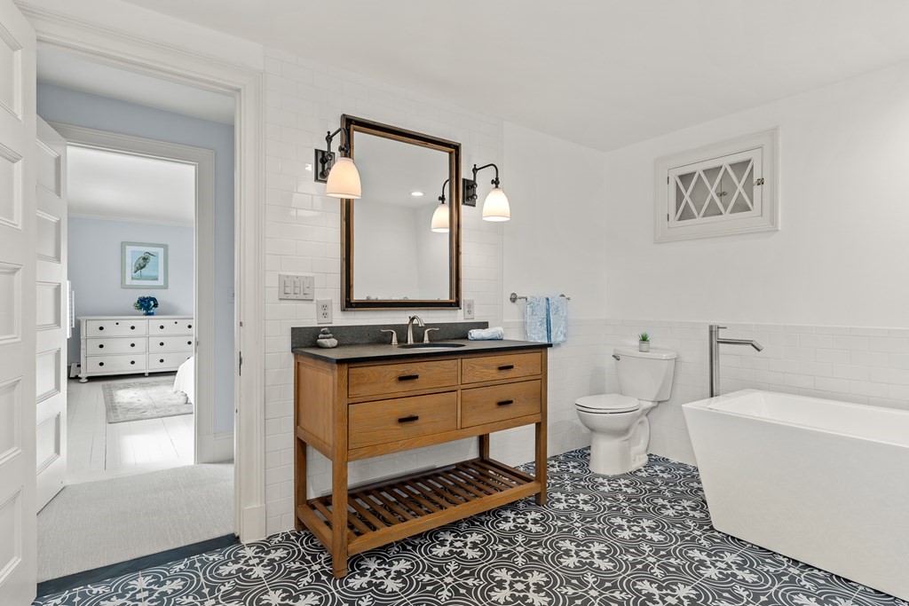 5 Wallingford Road Marblehead, MA 01945 - Photo 36 of 42 Gallery Image 36