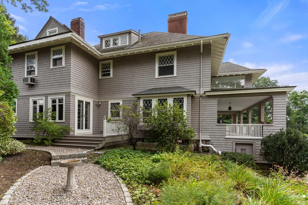 5 Wallingford Road Marblehead, MA 01945 - Photo 5 of 42 Gallery Image 5