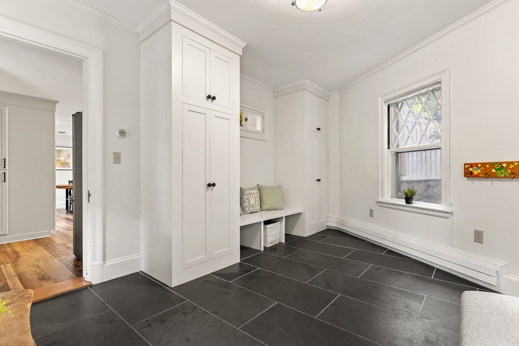 5 Wallingford Road Marblehead, MA 01945 - Photo 6 of 42 Gallery Image 6