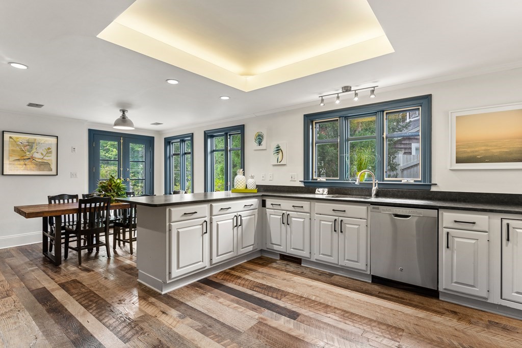 5 Wallingford Road Marblehead, MA 01945 - Photo 7 of 42 Gallery Image 7