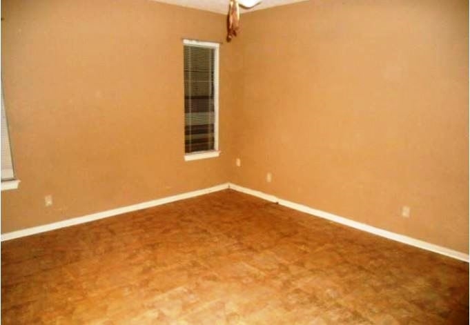 310 Center Road Laredo, TX 78045 - Photo 10 of 15 Gallery Image 10