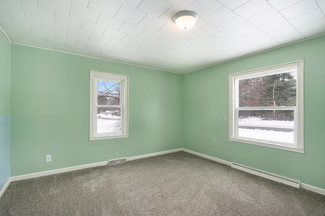 $286,000 | 32435 County Road 669, Lawton, MI 49065