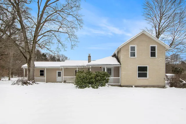 $286,000 | 32435 County Road 669, Lawton, MI 49065