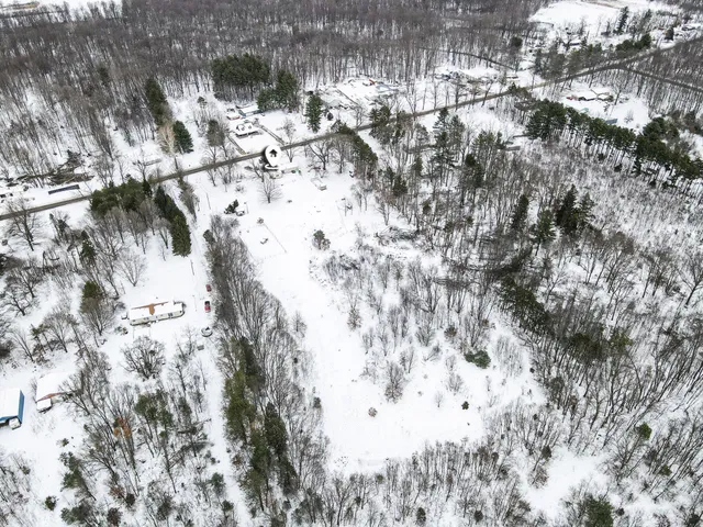 $286,000 | 32435 County Road 669, Lawton, MI 49065