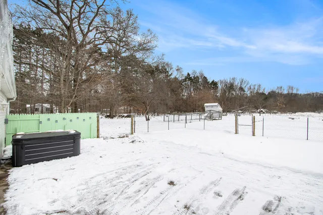 $286,000 | 32435 County Road 669, Lawton, MI 49065