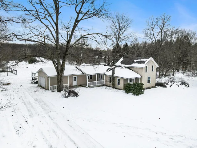 $286,000 | 32435 County Road 669, Lawton, MI 49065