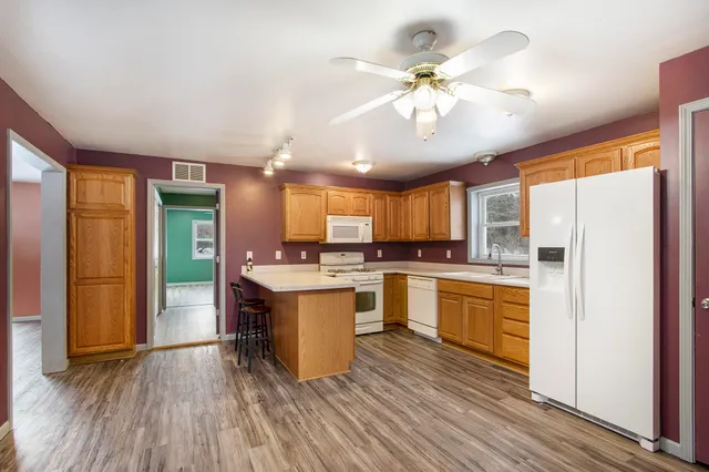 $286,000 | 32435 County Road 669, Lawton, MI 49065