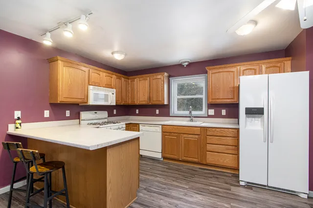 $286,000 | 32435 County Road 669, Lawton, MI 49065