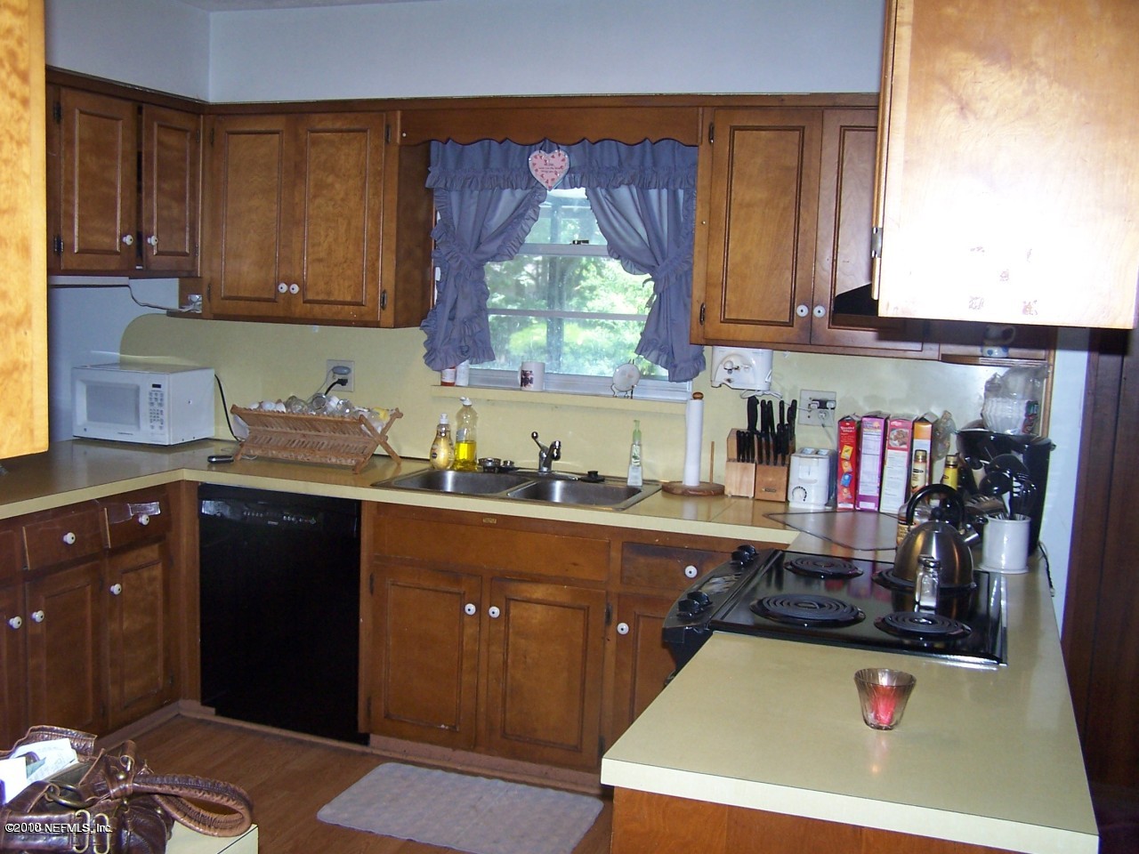 166 Foxridge Road Orange Park, FL 32065 - Photo 5 of 7 kitchen