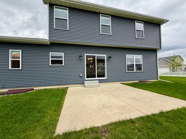 $435,000 | 1604 Oliger Drive, Mahomet, IL 61853