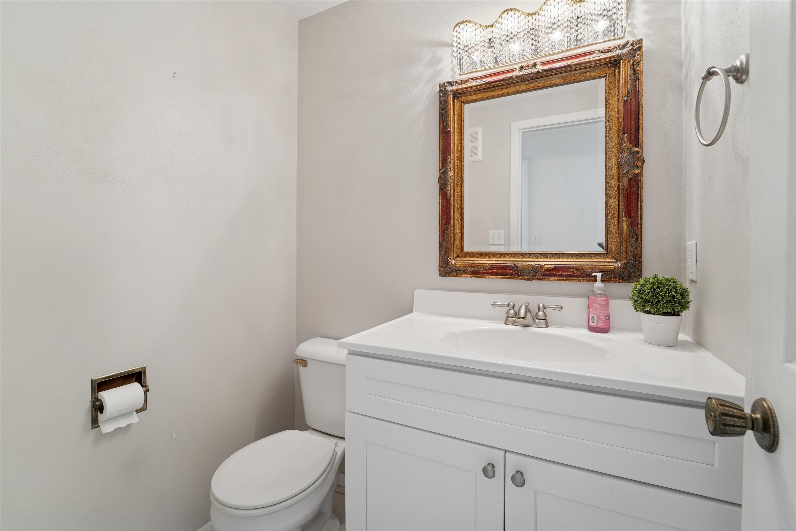 1231 West Nicolet Circle Appleton, WI 54914 - Photo 11 of 37