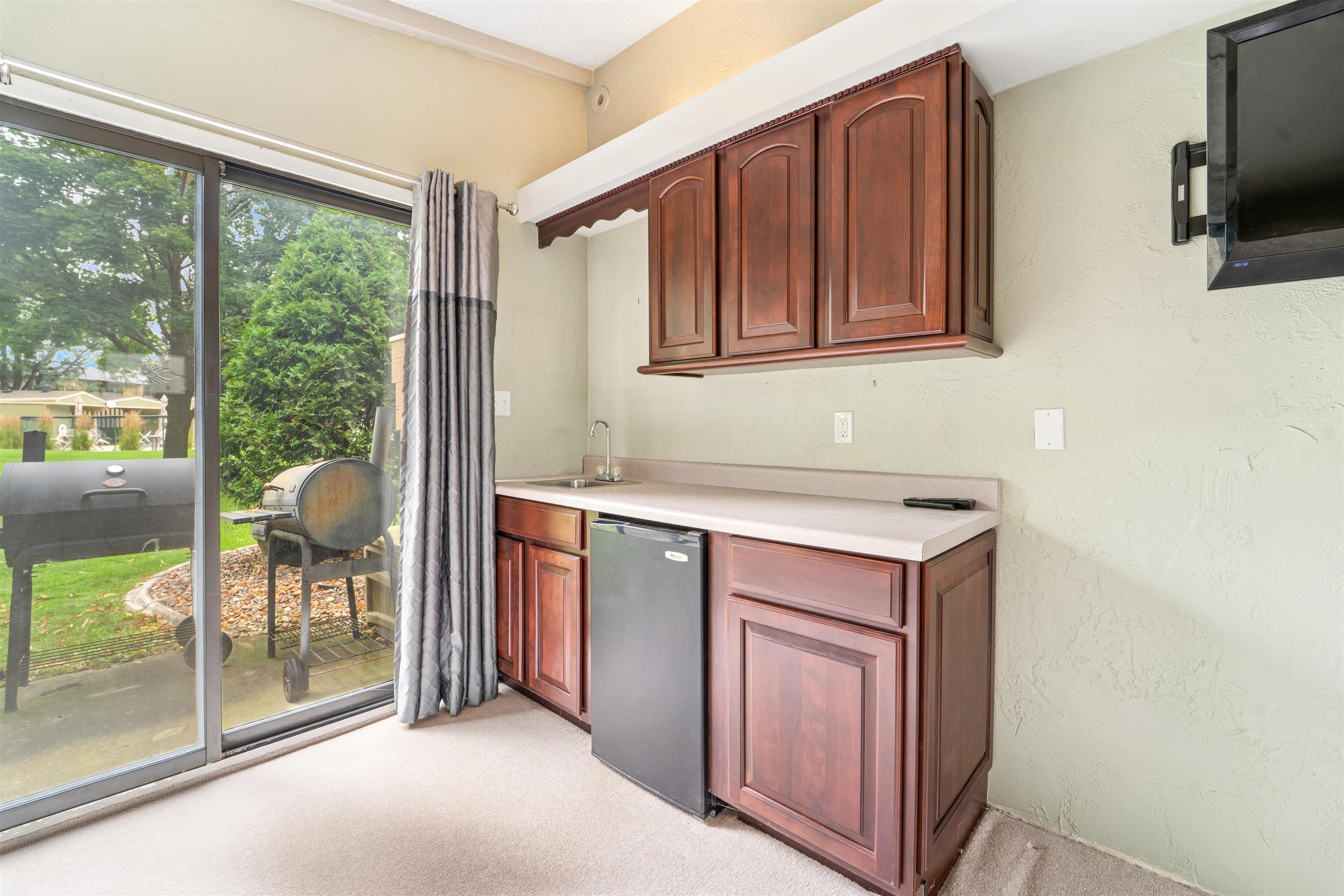 1231 West Nicolet Circle Appleton, WI 54914 - Photo 17 of 37