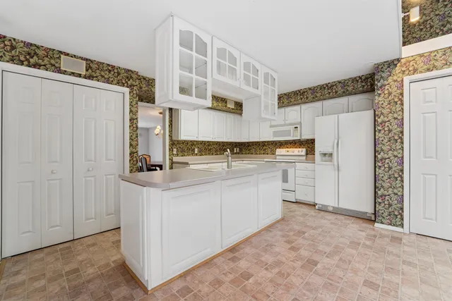 $209,900 | 1231 West Nicolet Circle, Appleton, WI 54914