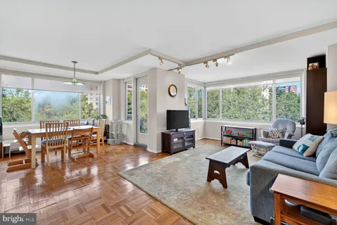 $479,900 | 4000 Tunlaw Road Northwest, Unit 1026, Washington, DC 20007