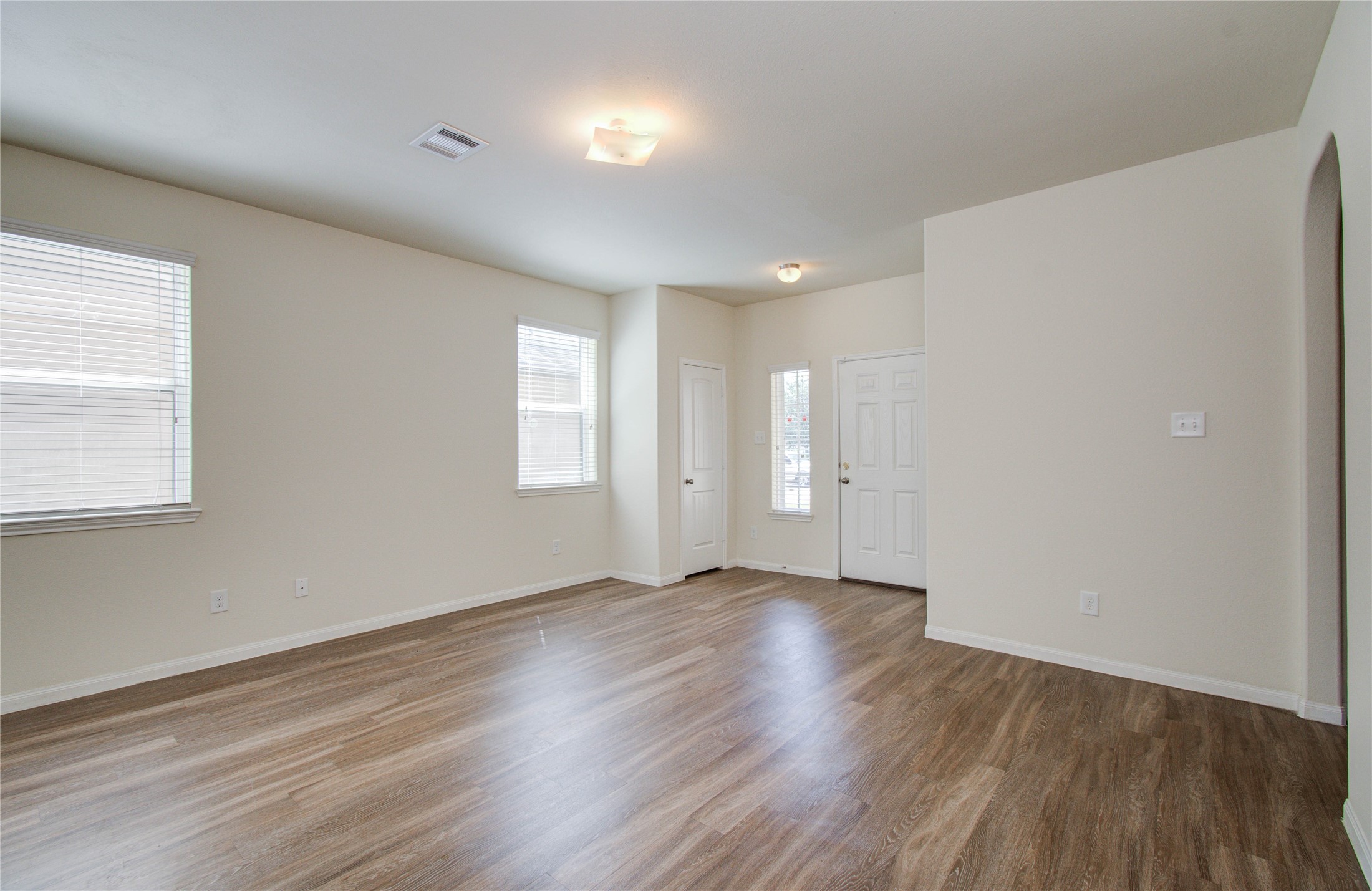 10410 Solitude Way Houston, TX 77044 - Photo 7 of 45