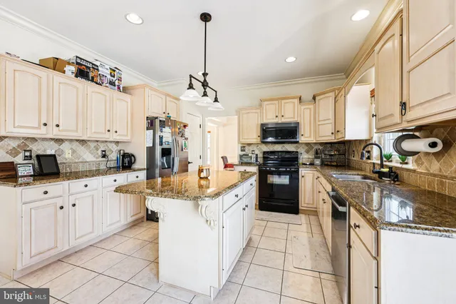 $700,000 | 3000 Long Way, Easton, PA 18040