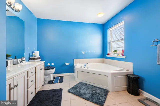 $700,000 | 3000 Long Way, Easton, PA 18040