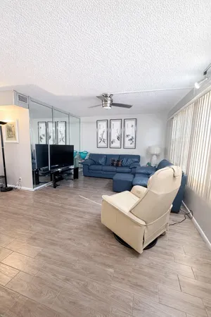 $1,650 | 3030 Wolverton East, Boca Raton, FL 33434