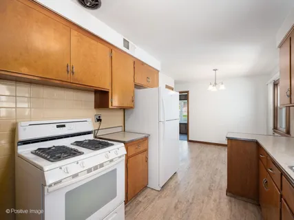 $530,000 | 6038 North Austin Avenue, Chicago, IL 60646