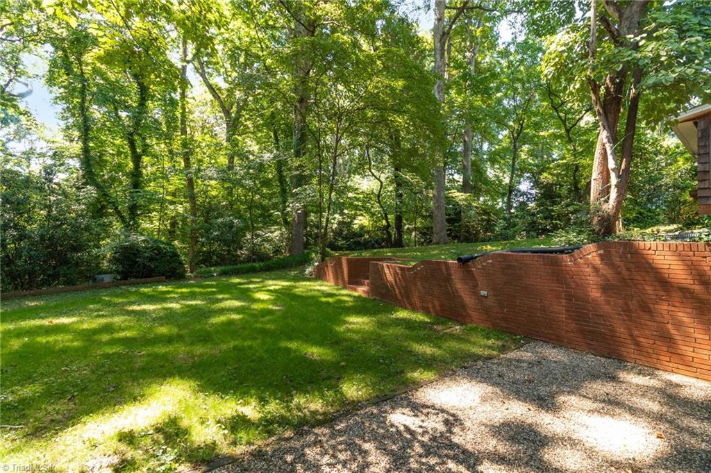 1011 Huntingdon Road Winston-Salem, NC 27104 - Photo 32 of 39