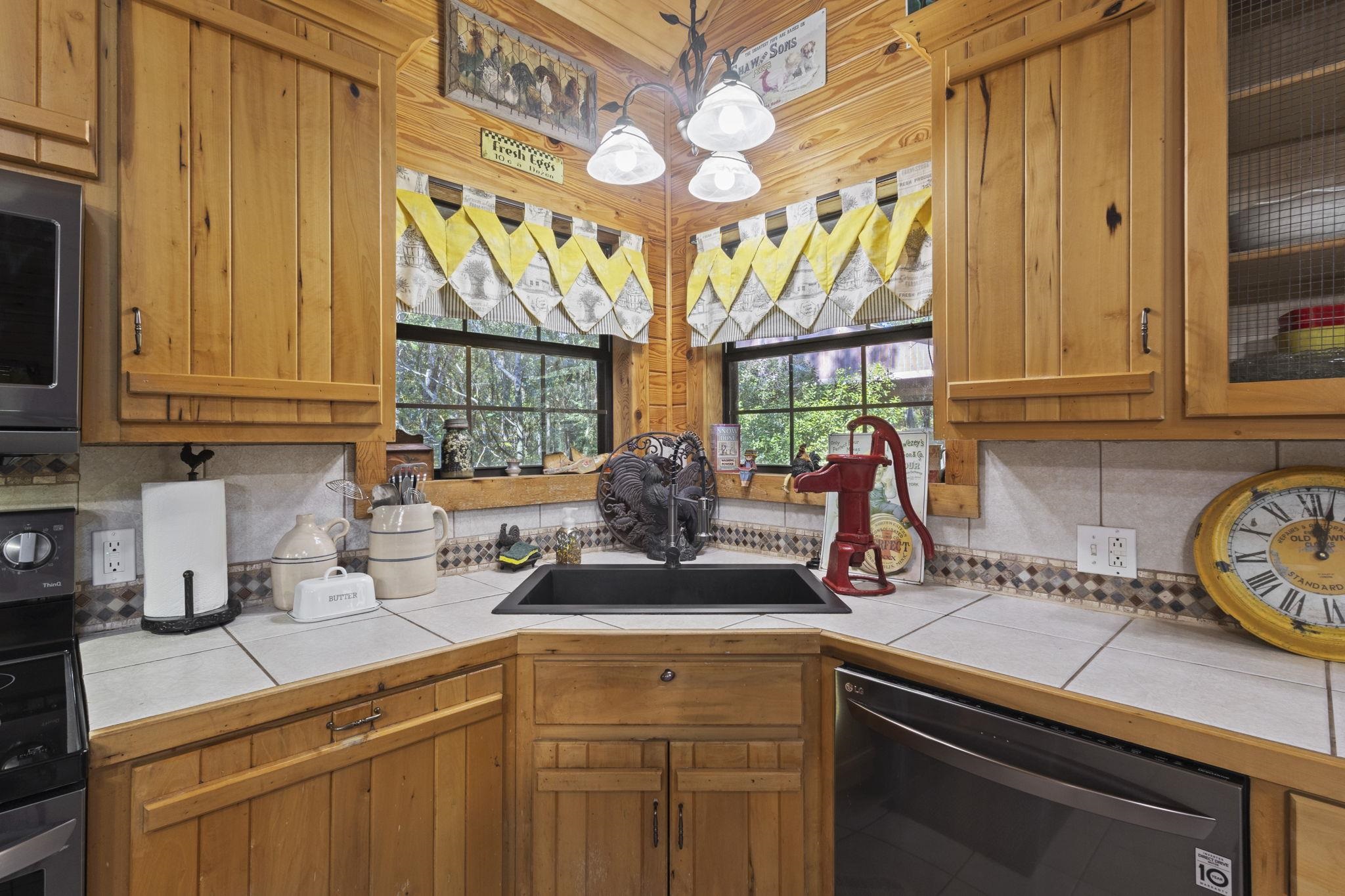 10077 Cravens Camp Road Silsbee, TX 77656 - Photo 12 of 50