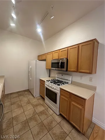 $1,613 | 3395 Cactus Shadow Street, Unit 102, Las Vegas, NV 89129