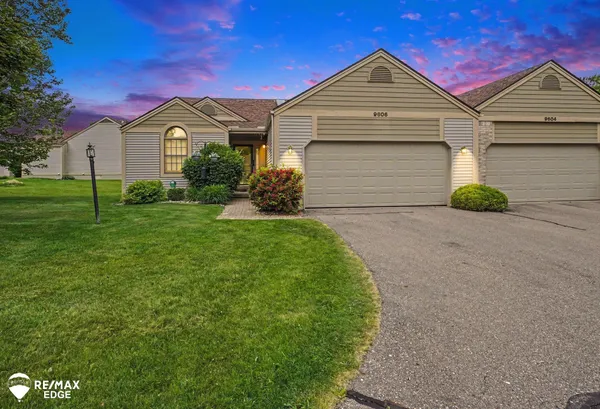 $215,000 | 9606 Creek View Court, Unit 107, Davison, MI 48423