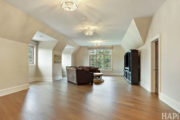 $2,695,000 | 18 Enclave, South Barrington, IL 60010