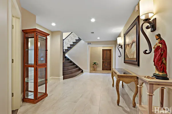 $2,695,000 | 18 Enclave, South Barrington, IL 60010
