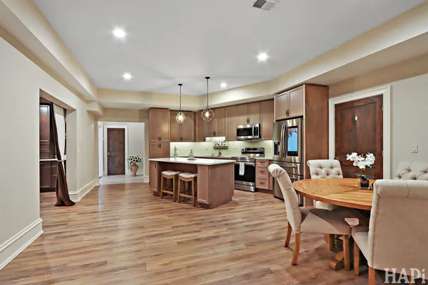 $2,695,000 | 18 Enclave, South Barrington, IL 60010