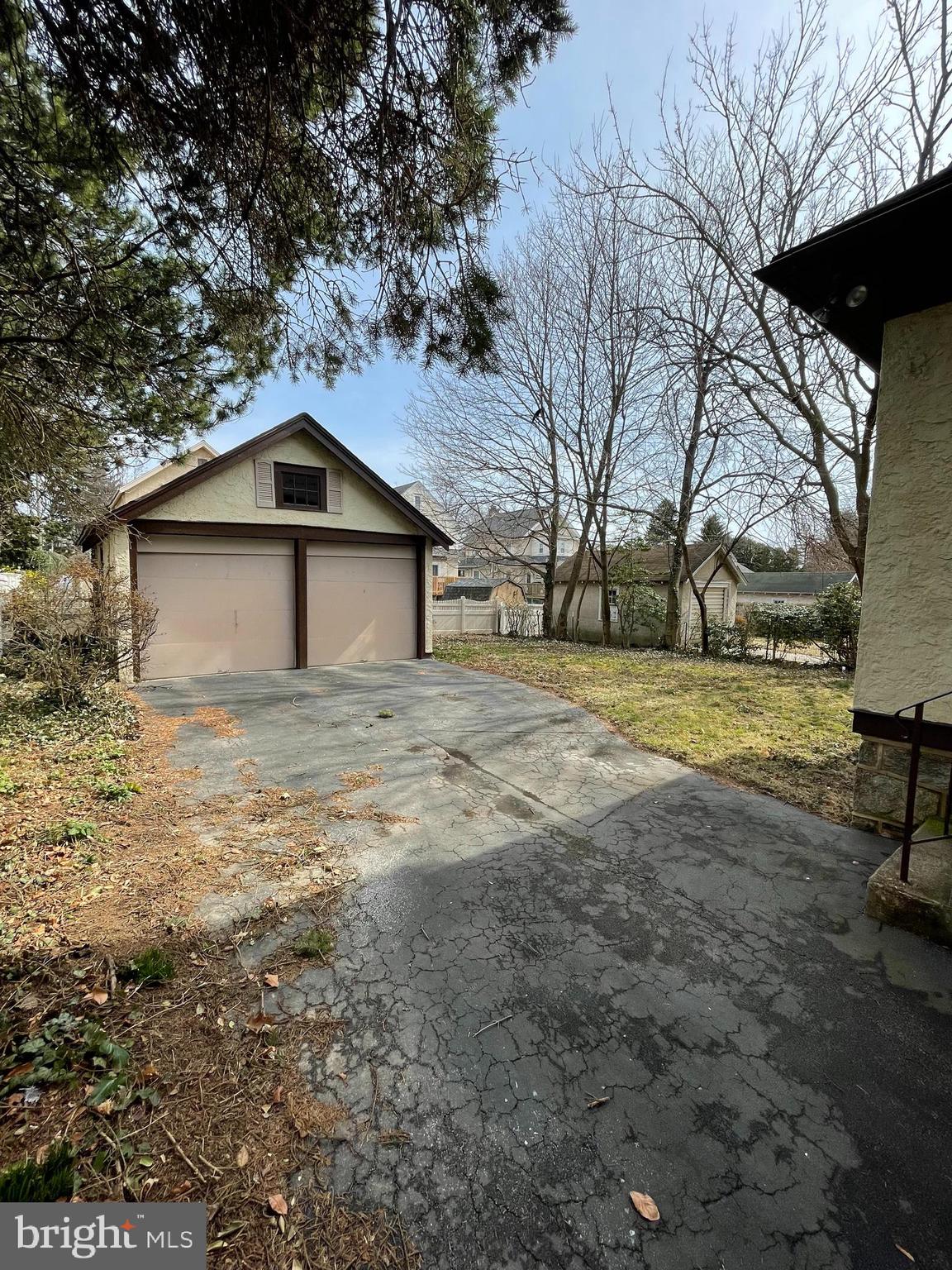 1015 Delaware Avenue Havertown, PA 19083 - Photo 19 of 20 Backyard and Garage