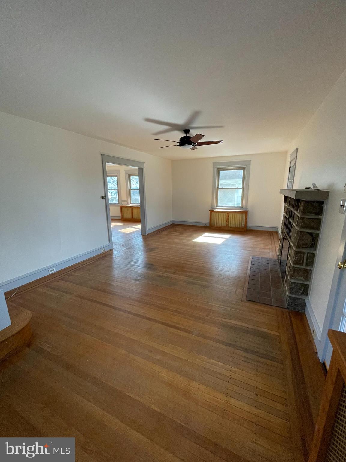 1015 Delaware Avenue Havertown, PA 19083 - Photo 3 of 20 Living Room