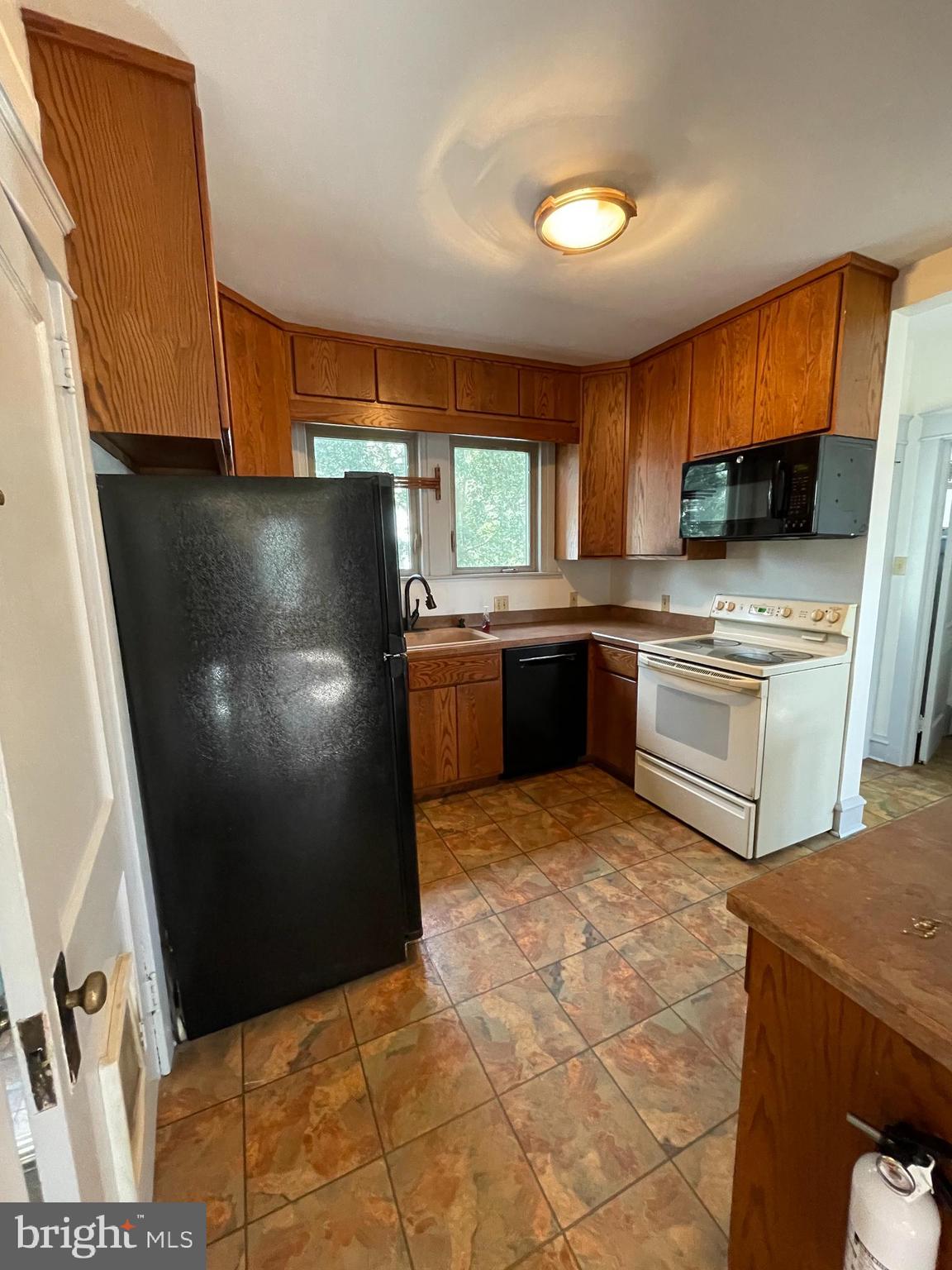1015 Delaware Avenue Havertown, PA 19083 - Photo 6 of 20 Kitchen