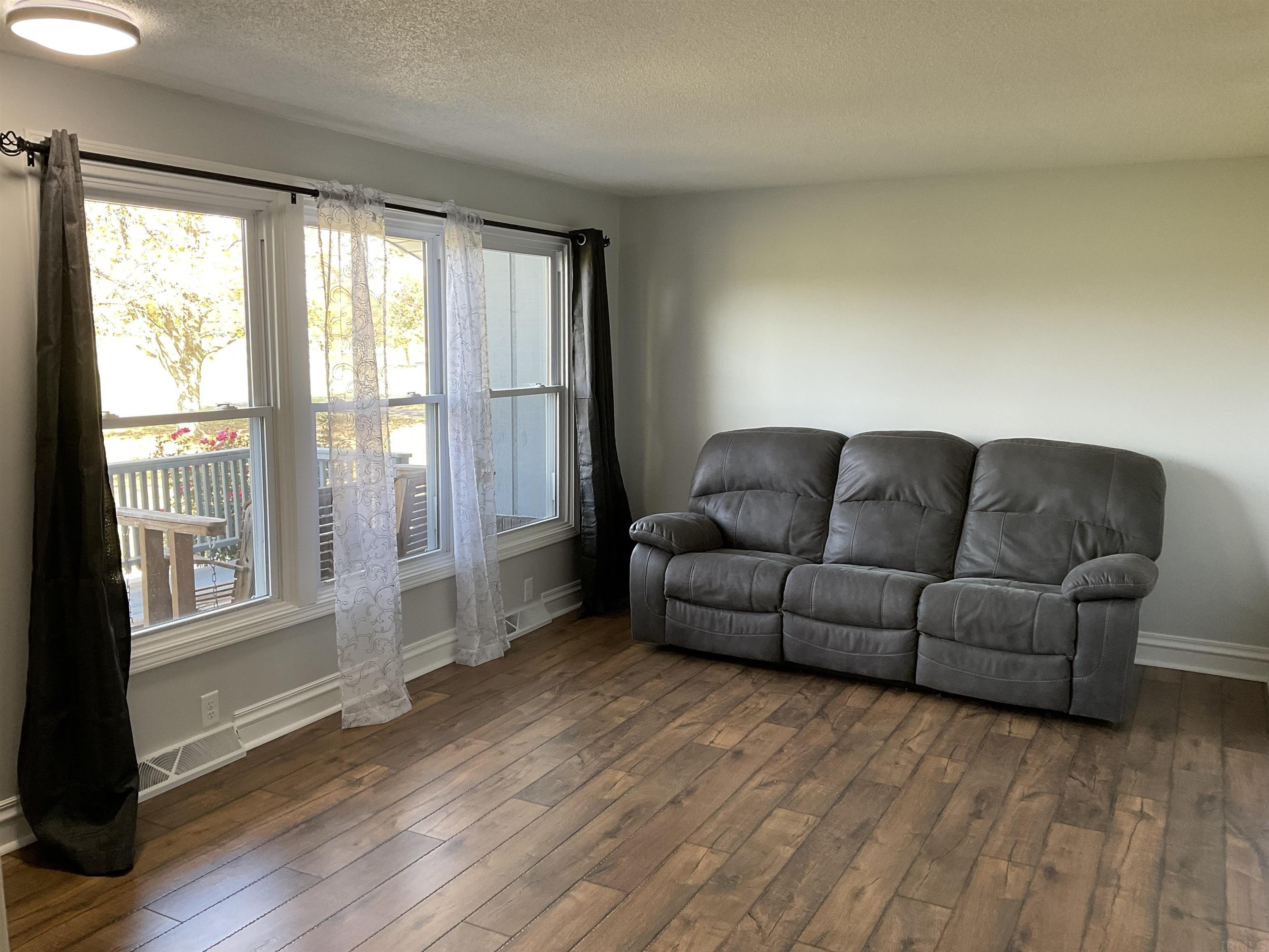 11615 Marion Center Road Hoagland, IN 46745 - Photo 4 of 36