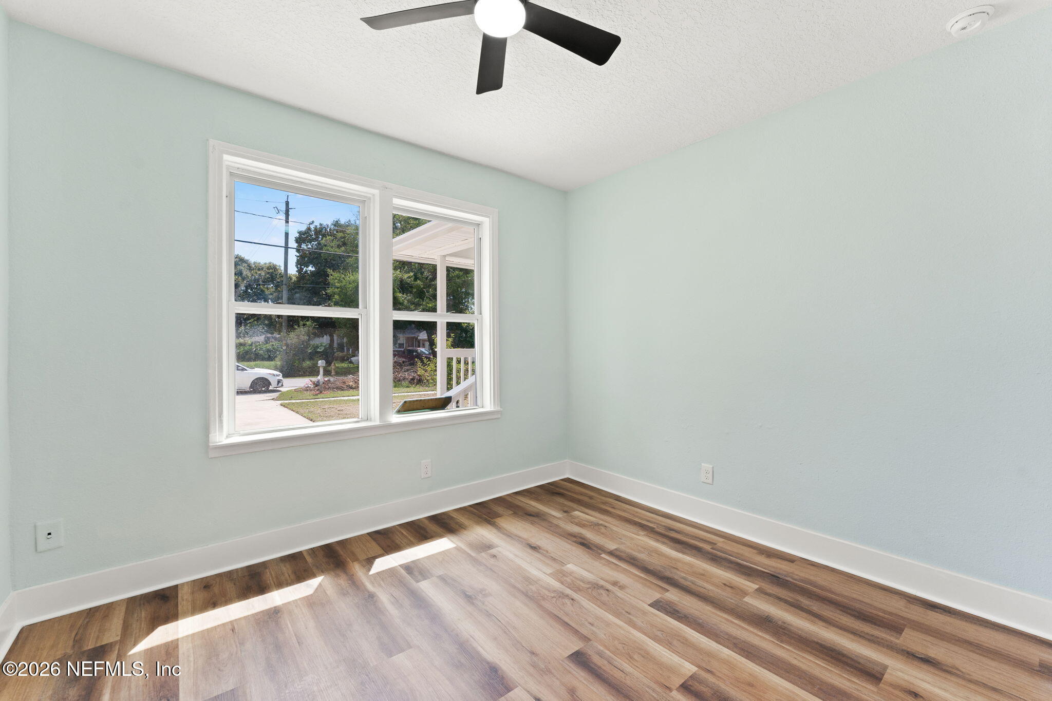 2655 Community Road Jacksonville, FL 32207 - Photo 20 of 26 an empty room with a window