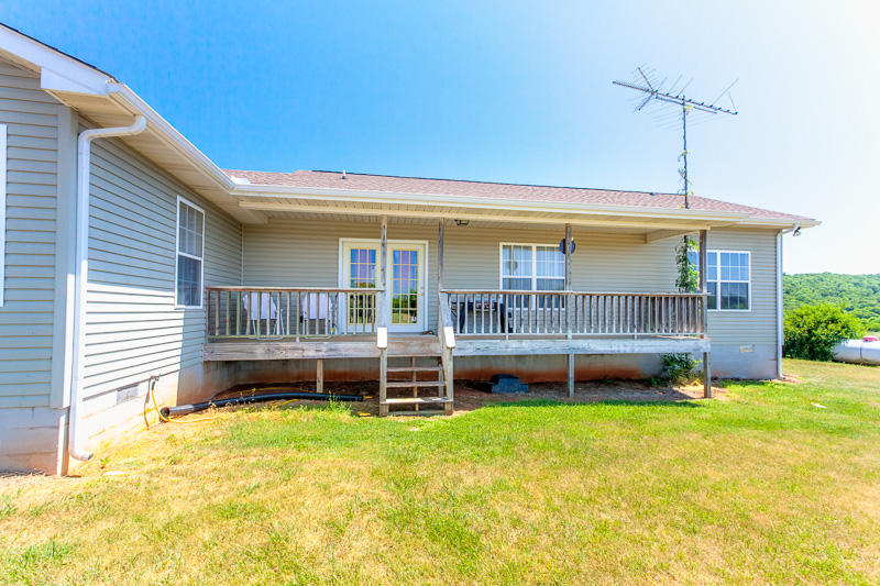 525 Ranch Road Loudon, TN 37774 - Photo 22 of 24 022150513-02-525RanchRdLoudonTN37774-SMA