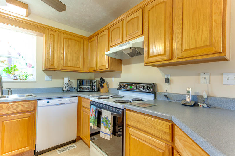 525 Ranch Road Loudon, TN 37774 - Photo 4 of 24 004150513-02-525RanchRdLoudonTN37774-SMA