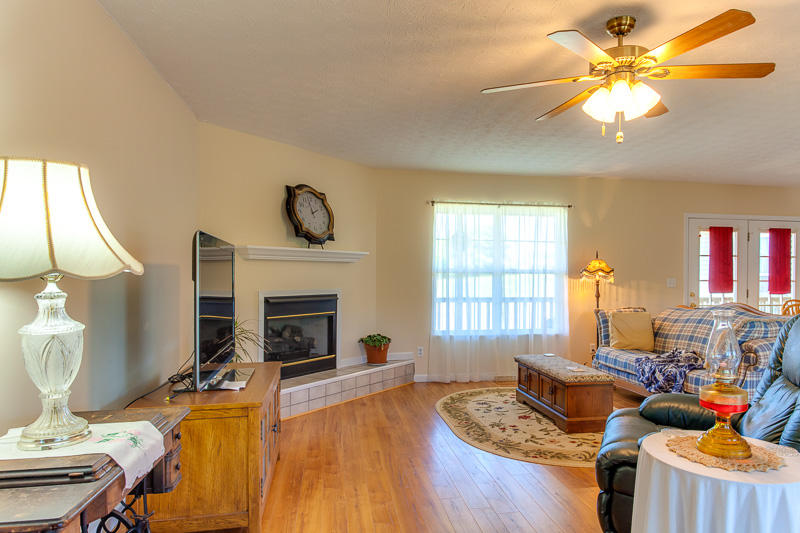 525 Ranch Road Loudon, TN 37774 - Photo 10 of 24 010150513-02-525RanchRdLoudonTN37774-SMA