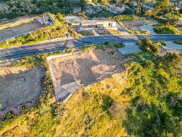 a view of an outdoor space